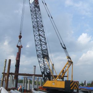 16.-Barge-and-crane-Kobelco-PH5170--150-ton